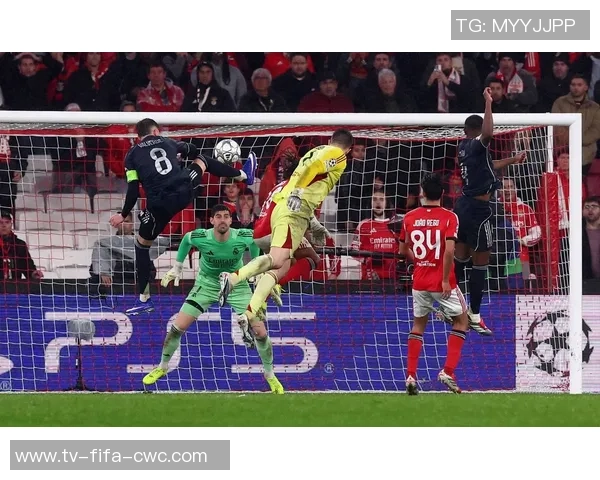 欧冠足球门将的传奇时刻与技术分析探讨 欧冠足球门将的传奇时刻与技术分析探讨