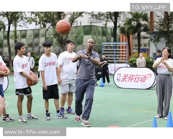 篮球暖心时刻让我们在赛场上感受团结与激情的力量