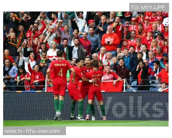 足球中的任意球技巧解析与战术运用探讨助力球队赢得比赛胜利 足球中的任意球技巧解析与战术运用探讨助力球队赢得比赛胜利