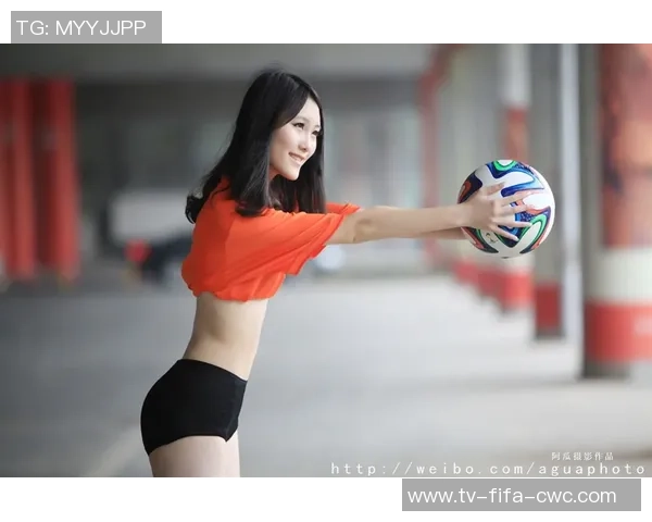 足球宝贝李丽莎的精彩瞬间与职业生涯背后的故事揭秘 足球宝贝李丽莎的精彩瞬间与职业生涯背后的故事揭秘