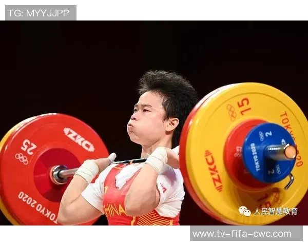 足球女记者李响勇闯赛场背后的故事与坚持展现女性力量 足球女记者李响勇闯赛场背后的故事与坚持展现女性力量